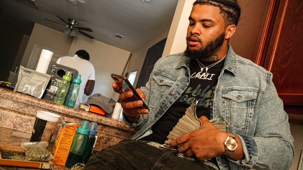 PluggedInCali4's tweet photo. “No Limit Freestyle” 📸 by AAVisualz coking soon‼️ pictures from video shoot! #FlexLikeTee #GetGuap #PITM #FreeSlimeJuan #MusicVideo #PG18 #PublicGoods #NoPainApperal 🌎💙 https://t.co/lmmceJuqdK