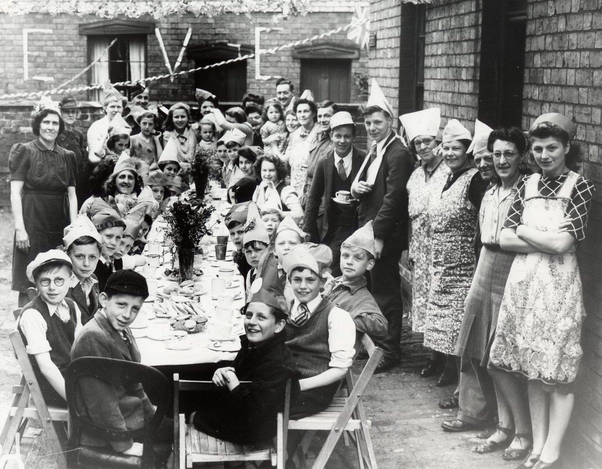 LincolnCastle's tweet photo. It is the 75th anniversary of Victory in Europe, or #VEDay, and the Museum of Lincolnshire Life is inviting you to their Stay at Home Victory Party on Friday 8th May 2020.
#VE75 #MLLVEParty https://t.co/MPpvL2MtfA
