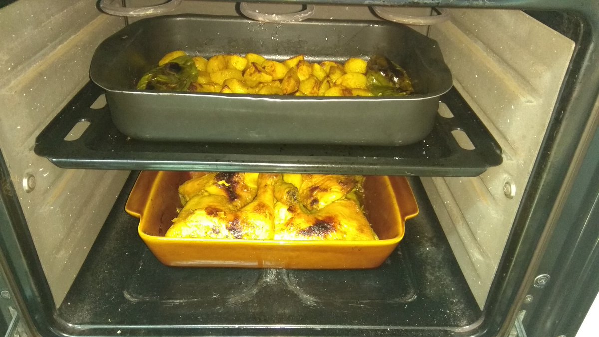 Majogovix's tweet photo. Aqui crafteando algo de comer bois 😁 #Comida #Majogovi #Crafteando #Jueves https://t.co/mTMcUXqqA8