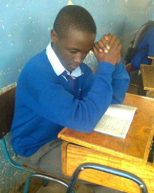 BahatiKenya's tweet photo. 2011... Hii Time Madem Wote Wa St Teresa's Girls Eastleigh Walinikataaa But It's Orait 😂😂😂 #Bahati #TBT https://t.co/Z0OEvBsvYh