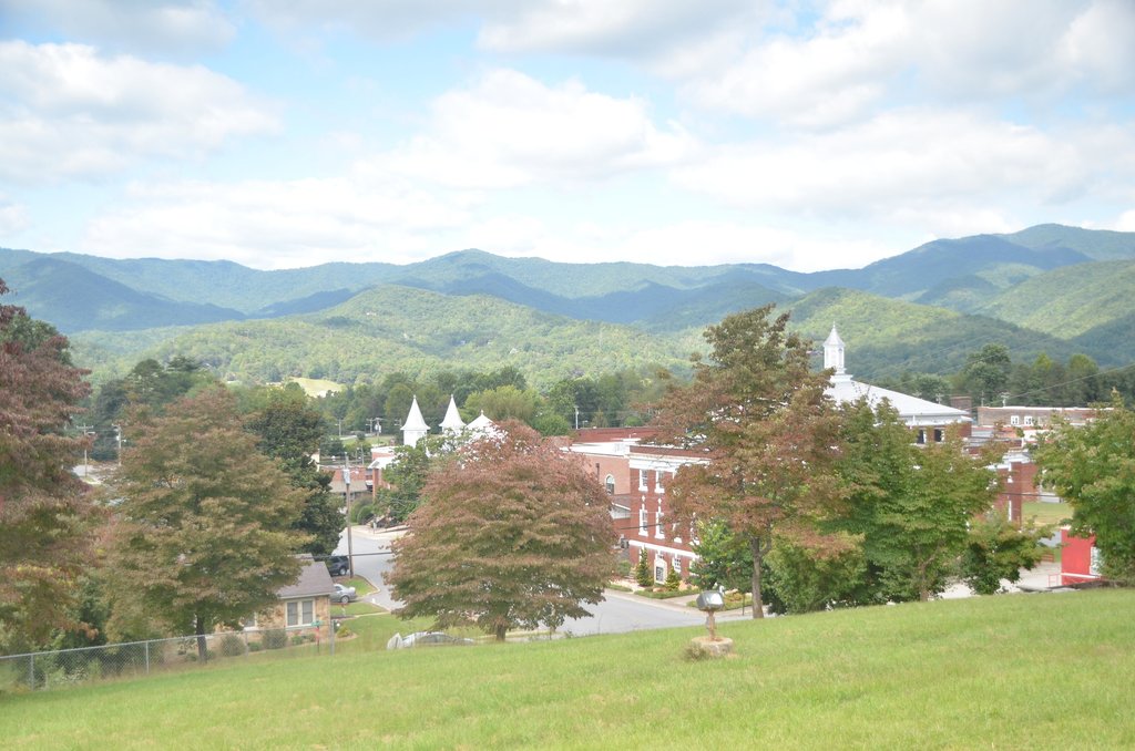 We're meeting #NCMayors this week!

Last: Elizabeth City (Pasquotank County, pop. 18,000)
Today: Andrews (Cherokee, 1,800)
Next: Fayetteville (Cumberland, 209,000)

Live at 12:42 on <a href="/wunc/">WUNC</a>/<a href="/BlueRidgePublic/">Blue Ridge Public Radio</a> to meet Mayor James Reid of the mountain town (below)