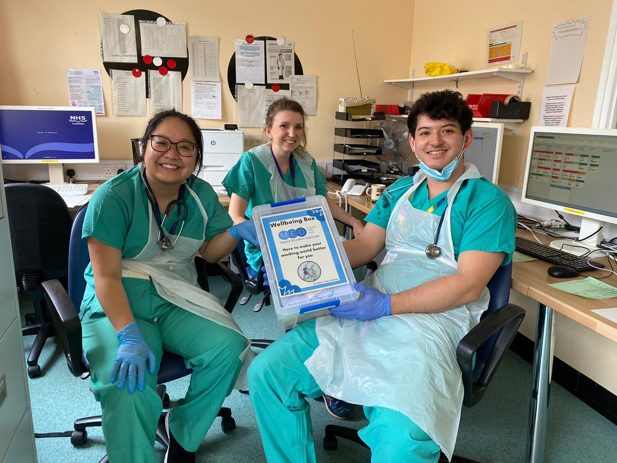 hannahpreston91's tweet photo. Smiles at St John’s Hospital with well-being boxes being distributed. Keep up the good work team 👍Thanks again to our donors and if you want to help replenish please get in touch @NHSLothianMedEd @NHS_Lothian #wellbeingboxes #nhs #wellbeing https://t.co/M49P2KWRUv