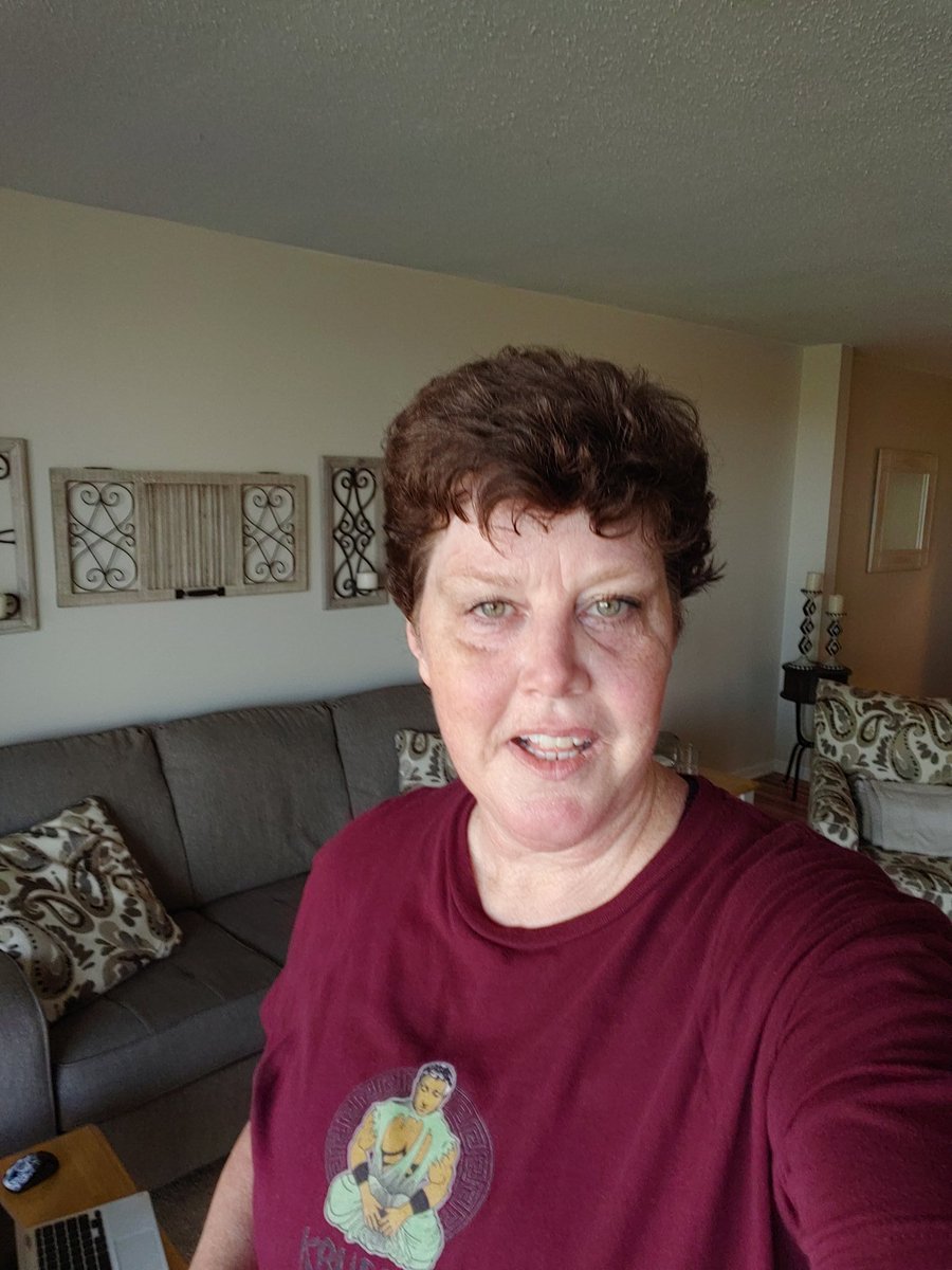 frecklesgraham's tweet photo. You can definitely get a good workout in your living room! #kbuddahtraining @kbuddahtraining
But why does my #quarantinehair grow in a reverse mullet? https://t.co/XQogKfoqVc