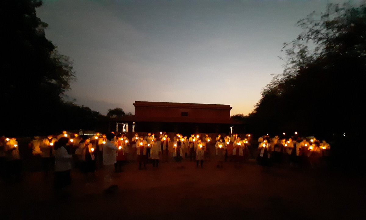 karnatakarda's tweet photo. DAY 10
CANDLE LIGHT CAMPAIGN
VIMS, BALLARI
#karnatakastipendhike 
@CMofKarnataka @BSYBJP @mla_sudhakar @DrKSudhakar4 @tv9kannada @suvarnanewstv @publictvnews @PMOIndia @IMAIndiaOrg  @ravishndtv
@aajTak @republic https://t.co/VxLNW9mxef