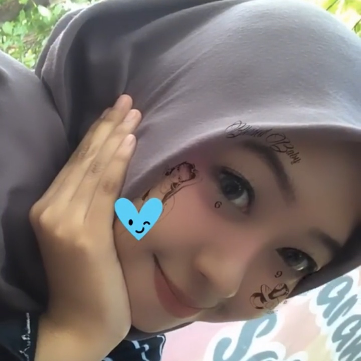 nabilaa98's tweet photo. Ya ampun, studio siaran ini sangat manarik! https://t.co/70qLXicod8 #YomeLive https://t.co/HWhzuL1lJf