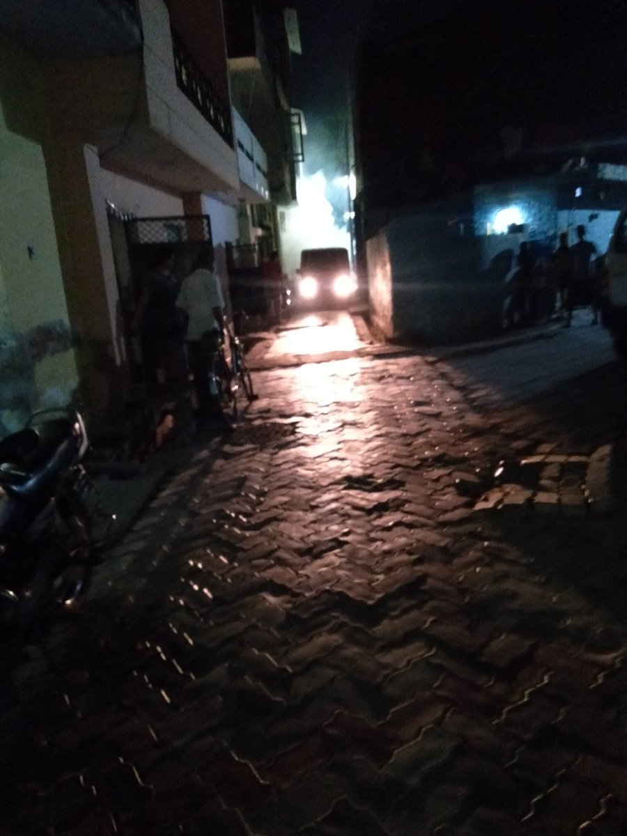 parsad23's tweet photo. आज वार्ड 23(कल्याणपुर,आवास विकास) के विभिन्न हिस्सों में फागिंग कार्य कराया गया...🙏🙏
@nagarnigamknp https://t.co/u5kEvnsCmx