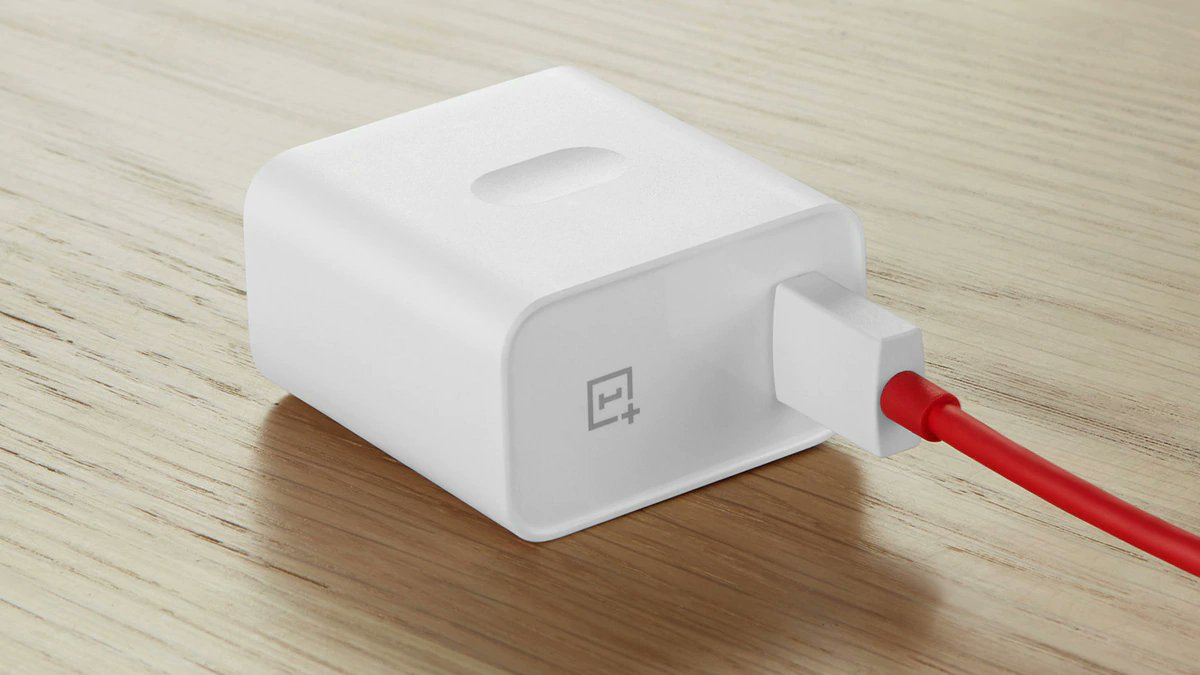 SaudiAndroid's tweet image. تقارير : هاتف ون بلس 8T برو بيحمل تقنية شحن سريع بقوة 65W.

#OnePlus8TPro