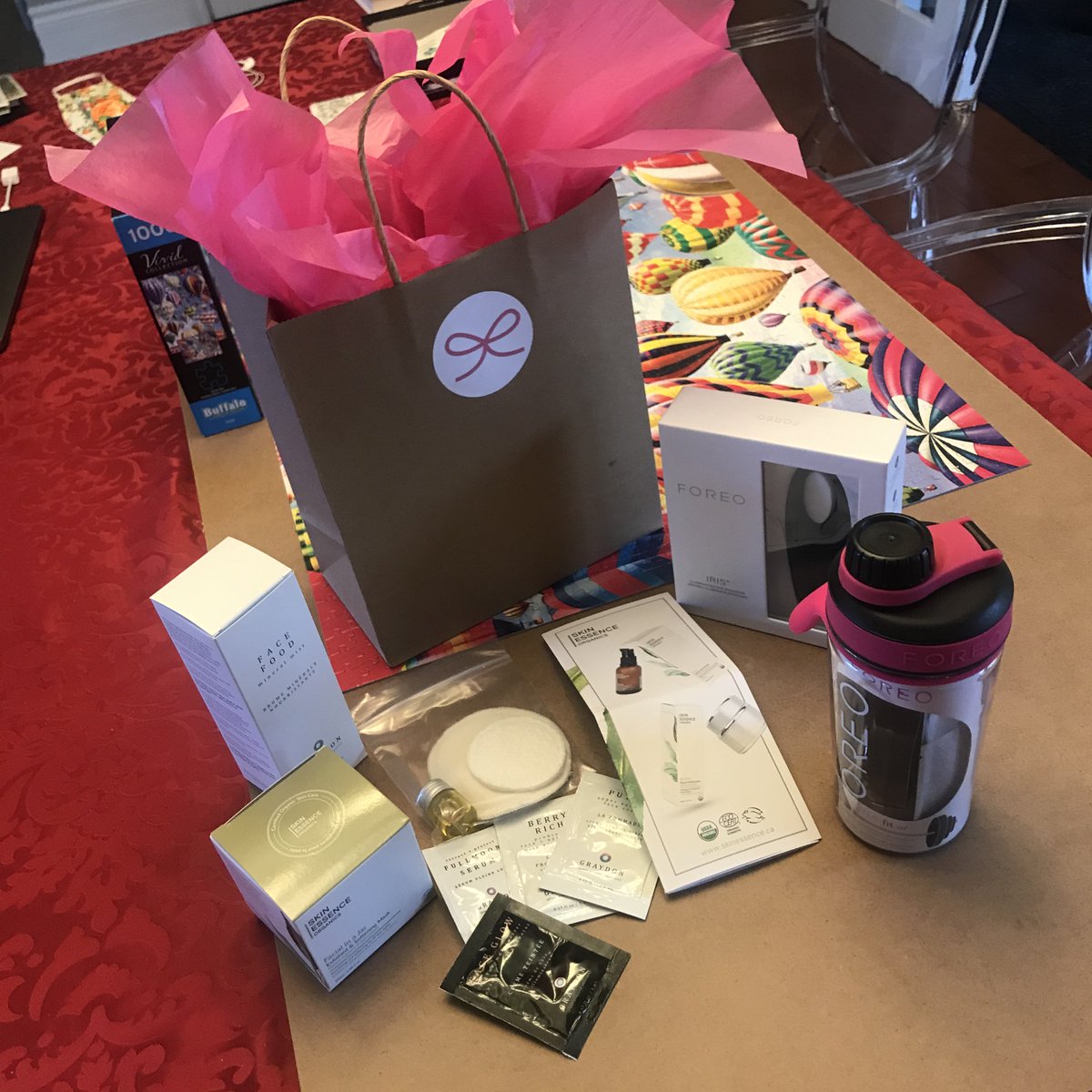 JeannineRitchot's tweet photo. .@FBCspa has been my go to place for #selfcare and I miss Laura dearly. She is now putting together great kits for mani/pedis, for skin care, and she even guided me and my besties through a zoom facial. That is truly #TogetherApart! #GetReal #GCMentalHealth 2/6 https://t.co/24H3XH9uVN