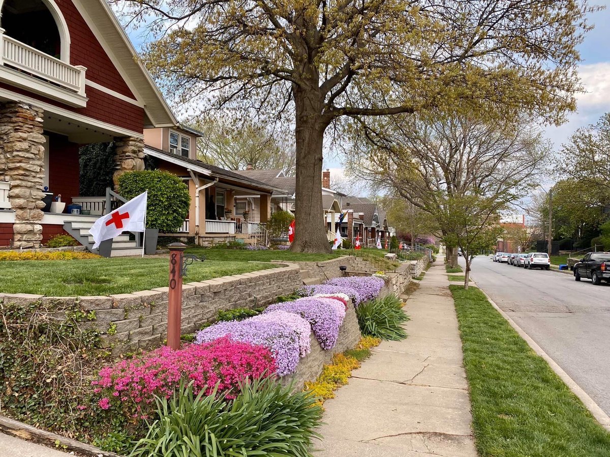 If you've walked down parts of 40th Street or Clark in the Volker neighborhood of Kansas City lately, you may have seen a bunch of alternating flags.

Now on <a href="/kcur/">KCUR</a>, why these neighbors wanted to find a way to honor health care workers.