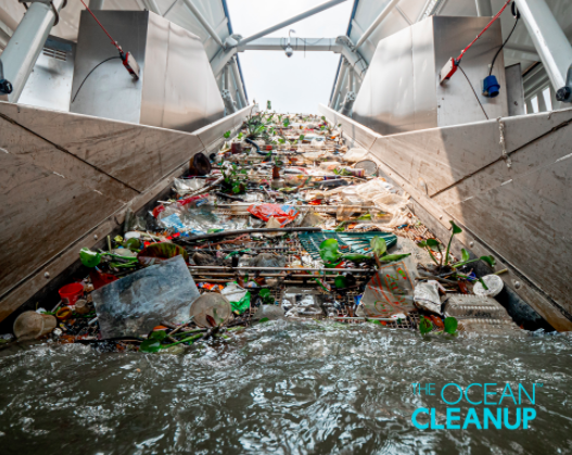 UCSBenioffOcean's tweet photo. Clean Currents Coalition members @TheOceanCleanup and Recycling Partners of Jamaica are stopping plastic from reaching the Caribbean Sea. The 100% solar-powered Interceptor will autonomously extract #plastic from Kingston Harbor

#cleancurrentscoaltion
https://t.co/bOo1l0FJaJ https://t.co/XrOj1xZOtb