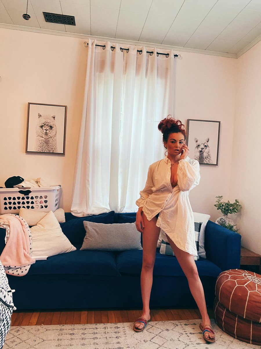 marialkanellis's tweet photo. Laundry day... from Mikes POV #nonessentialwrestler #NonEssentialFamily #freepeople #stayhomephotoshoot https://t.co/ca4QtHwO1L