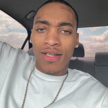MenardLizzie's tweet photo. Unarmed black man was just shot by an police man while his back was turned.WE ARE ALL SCREAMING JUSTICE FOR Sean Reed This is tragic honestly I can’t stop shaking BLACK LIVES MATTER IF THIS DOES OPEN YAW EYES IDK WTH WILL! THIS HAS TO STOP!
#JusticeForSeanReed #BlackLivesMatters https://t.co/witFXRP3Xk