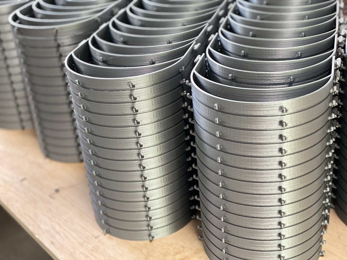 RuptureTech's tweet photo. Voici les différentes étapes de Fabrication des visières 3D ☑️ (voir commentaires pour plus de photos) @Saurel_P @montpellier_ @Montpellier3m https://t.co/HNNYMVAzuN