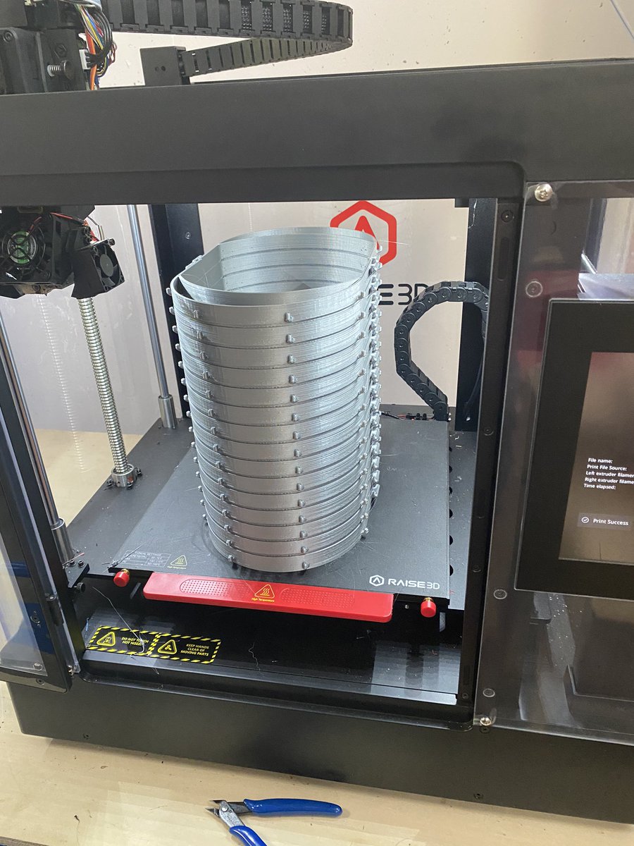 RuptureTech's tweet photo. Voici les différentes étapes de Fabrication des visières 3D ☑️ (voir commentaires pour plus de photos) @Saurel_P @montpellier_ @Montpellier3m https://t.co/HNNYMVAzuN