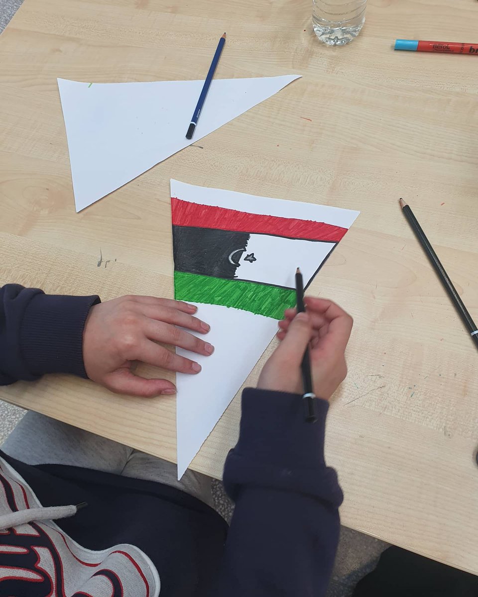 GHS_rmps_phil's tweet photo. Fun and different day working in the Cumbernauld Hub today where one of many activities for the kids was making flags for a display for VE Day tomorrow 🤗🏴󠁧󠁢󠁳󠁣󠁴󠁿💫🇬🇧🖍 @Greenfaulds_HS https://t.co/lEmuYoe1bk
