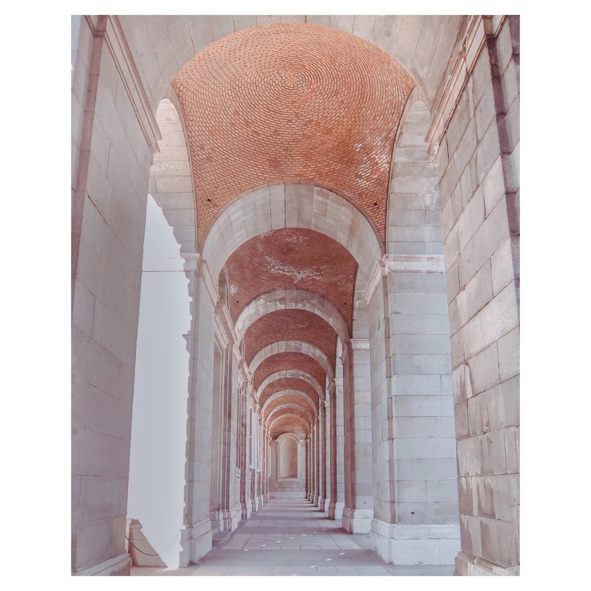cosmicmoves's tweet photo. Happy Scorpio Full Moon! Take this opportunity to use the moon to illuminate the deepest parts of yourself that may be holding you back. The full moon will bring ease into beginning to release these in the coming days! 

#astrology #locationalastrology #scorpio https://t.co/XrNjD9F6ER