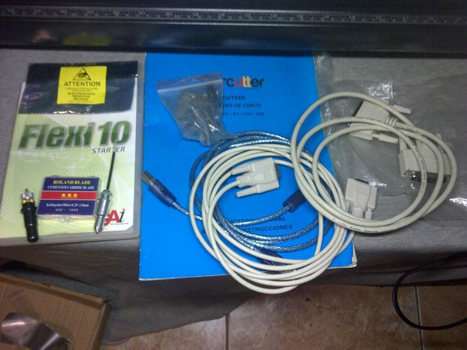 snot666's tweet photo. ya no se aguanta la crisis  me botaron del trabajo sin ninguna remuneración por eso ventó para poder comer ploter de corte gerguter compresor de aire con pistolas y manguera https://t.co/E0ySJQylvj