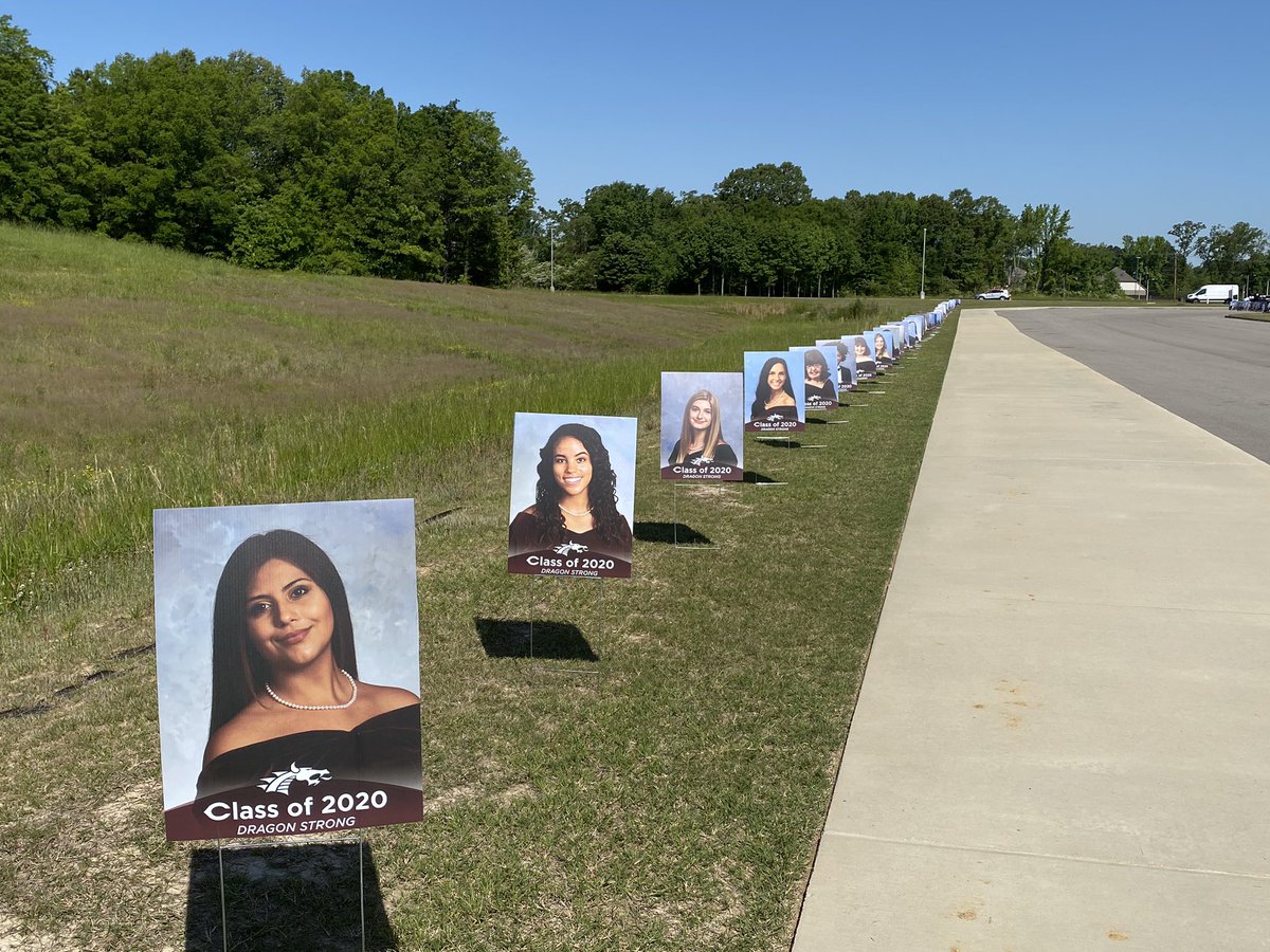 DanieIFord's tweet photo. Shoutout to the faculty and parent volunteers who came out to host a one-of-a-kind senior pickup day, but the biggest shoutout goes to the kids this is all for: the @CHSDragons Class of 2020! #Dragons4Life https://t.co/J1VyayO0X1