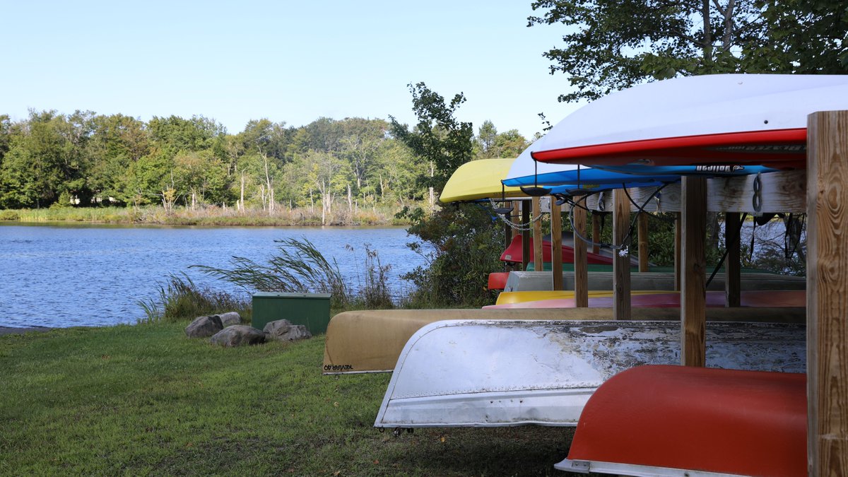 Remember as you stroll our beautiful grounds to continue to practice social distancing. But please do give a wave and a “hey” to your neighbors!