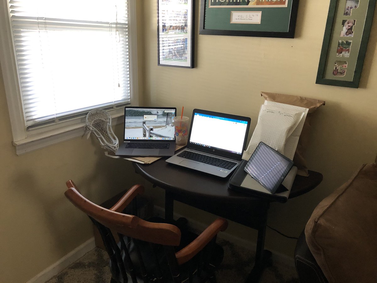 Coach__Fish's tweet image. Work gettin done!  
Film ✔️ 
Emails ✔️
Packages ✔️
Tunes ✔️
Kids interruption ✔️
#homeworkspace