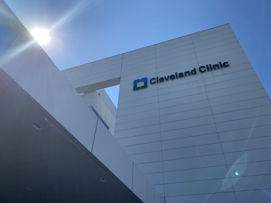 DanielGtheMD's tweet photo. Cleveland Clinic Hillcrest Proud. Thank you “Hercs over America!” CCF Anesthesiologists fighting for you. @RickParkerMD @ChrisTroianos @del_proctor https://t.co/FKr22Tm1Jc