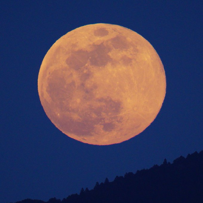 赤い月のtwitterイラスト検索結果 古い順