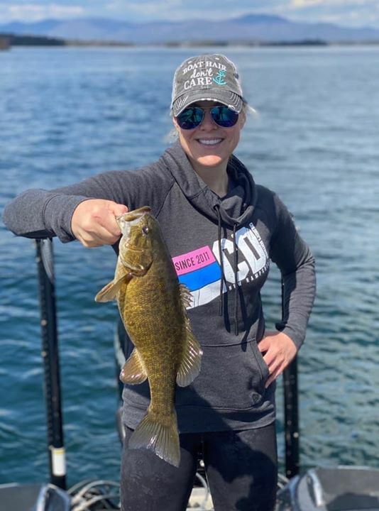 CDotLR's tweet image. ************* Big Fish Alert!!! **************
This is how DR. Kennell has been practicing social distancing!!!! Closest patient to guess the size of this beautiful Smallmouth Bass will win an Amazon gift card!!!! 
#ChildrensDentistry #ChildrensDentistNH #PediatricDentist #K…