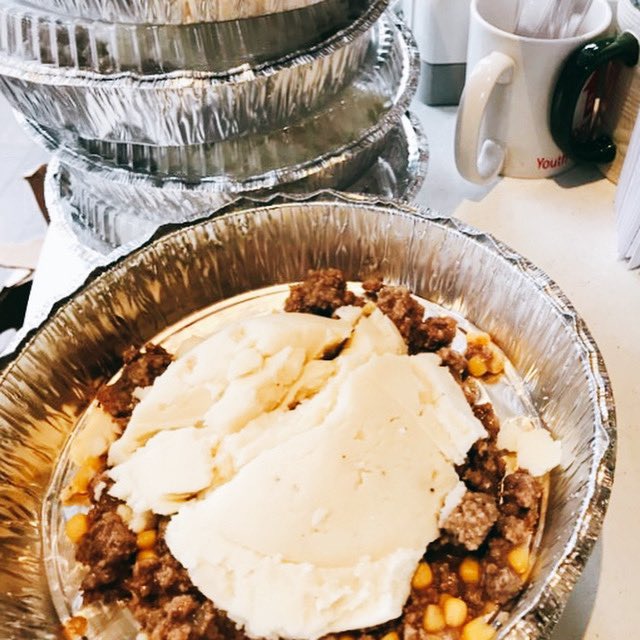 SpectrumVT's tweet photo. Mark BBQ in Essex has made food for youth and their families at Spectrum each Wednesday since the stay-at-home orders started.
Thank you Mark BBQ for all that you are doing to support our community! โค๏ธ๐โค๏ธ๐ #thisisvt #btv #vt #wearevt #madeinvt #bbq #community https://t.co/He2KarMHz1