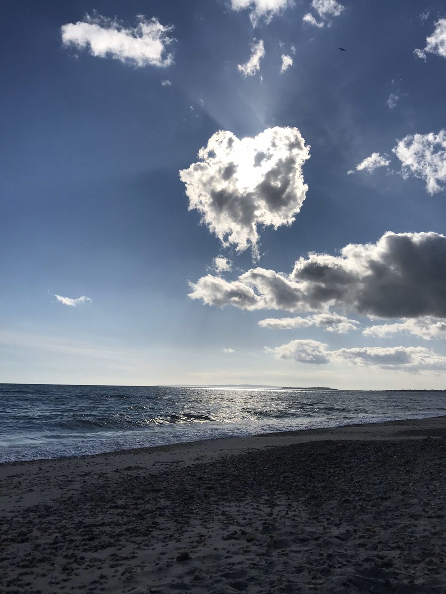 WanderlustLDN's tweet photo. There are definitely worse places to be during #lockdown! #HomeSweetHome #COVID19 #day42oflockdown #thursdayvibes https://t.co/J7e40Rn3Ms