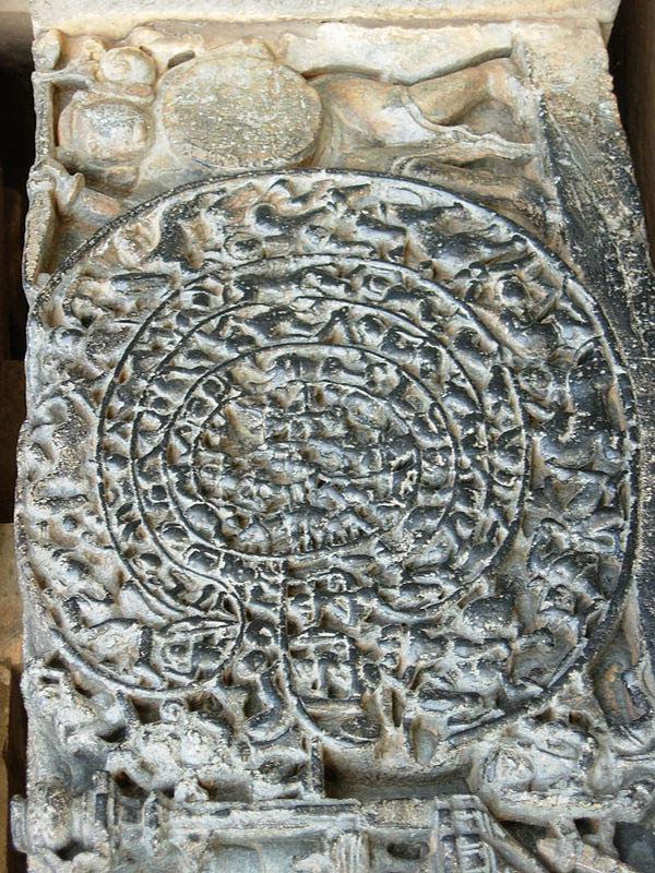 Intricate rock carvings show, Abhimanyu entering the Chakravyuha.
#Mahabharat 
#Chakravyuham