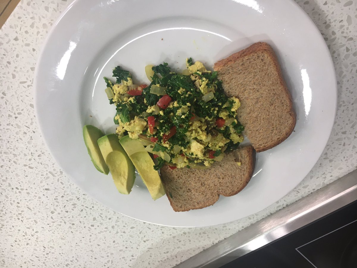 DrobenaMD's tweet photo. Filming more community modules today! Tofu scromblet on the way! #lifestylemedicine #culinarymedicine https://t.co/0r5RCbbcbn