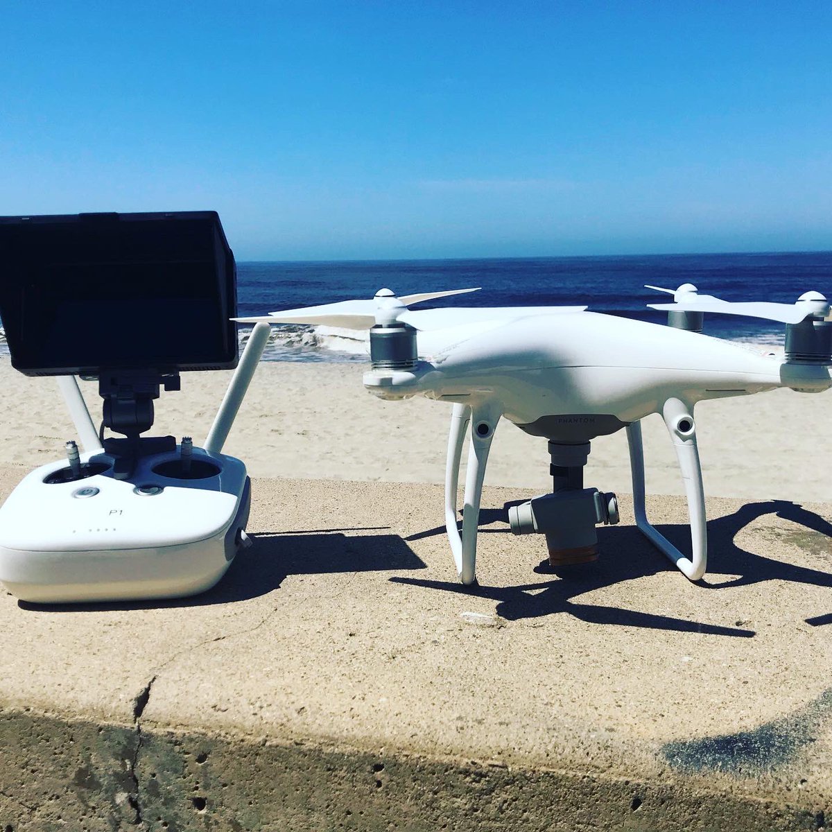 FullertonDrone's tweet photo. Continuing to do some work with the @csulbsharklab and keeping social distance and battling the red tide. #novisability #drones #Social_Distancing #STEM #shark #research  #carlsbad #sanclemente https://t.co/qiUNrJhTjh