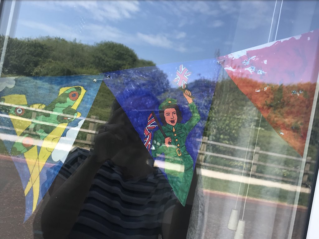 CulchethArt's tweet image. VE Day preparations well under way here from year 7 Thank you Reece,Sophie and Matilda #Blueticket #WeAreCHS #CulchethHS 💂🏻🎨🇬🇧🎖☀️🤓