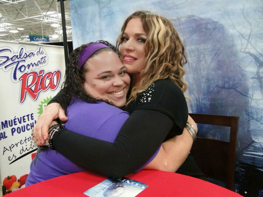 Lizzy_0923's tweet photo. #TBT #InStore #CDNew #ElCorazonDecide #Hatillo #2013 #MyRubiaMarie #BestMoments
Quédate yo no se mañana que dirán, el ayer ya ha pasado, yo te quiero a mi lado. Sólo se, ya no doy ni un paso sin tu amor, si preguntan tu diles.. El corazon decide. https://t.co/Uv2K8Wufy2