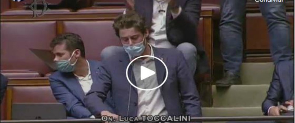SecolodItalia1's tweet photo. «Le zecche rosse sono impunite, chi porta i fiori a Ramelli viene multato»: durissimo attacco in aula (video) https://t.co/43JlNMcjwC https://t.co/Ri1OpiZXu3
