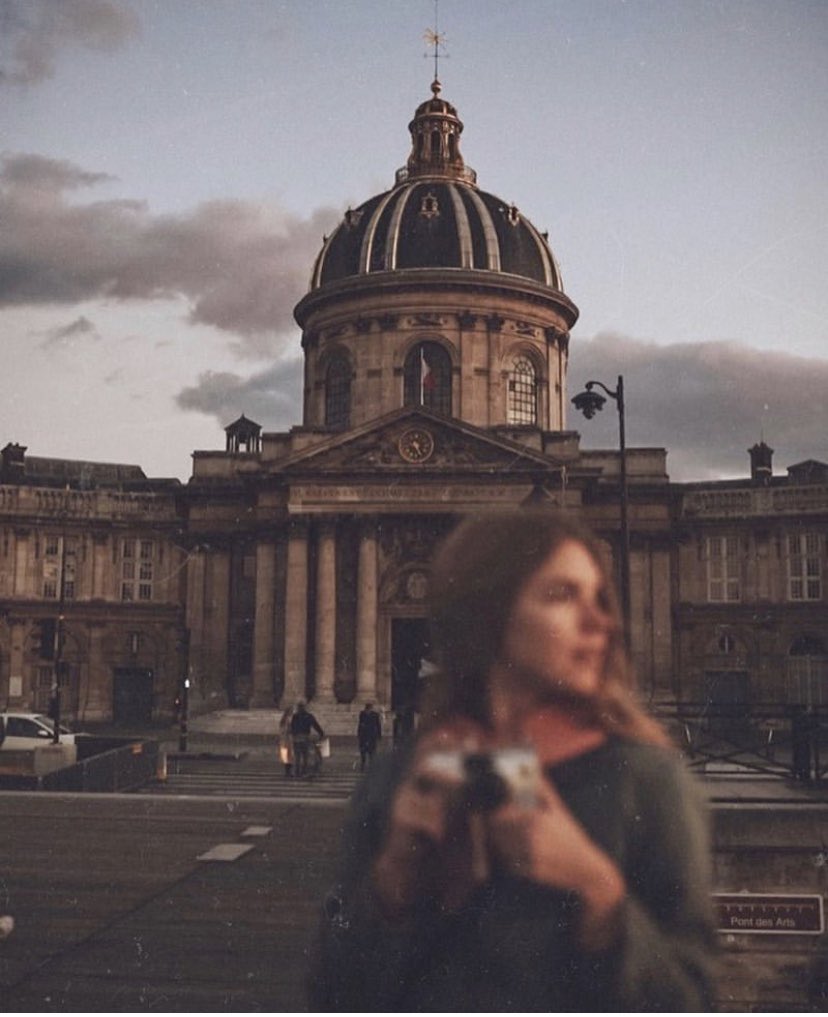 ClaudiaB7Paris's tweet photo. Adoro l’odore della pioggia sull’asfalto, il cielo coperto
di nuvole, proprio come mi
sento io a volte.
#unaParteDi me https://t.co/onvB9xRjQh