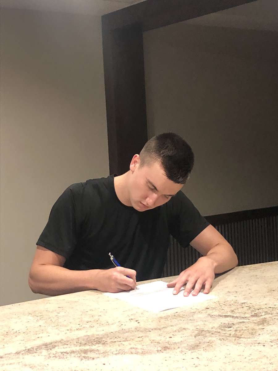 Murray Becher has signed a Letter of Intent to play Basketball at UIndy.  Murray is finishing his Senior year at Heritage Hills.  He is the all-time leading scorer for the Patriots with 1,703 points.  He was named to the IBCA Senior All-State team.