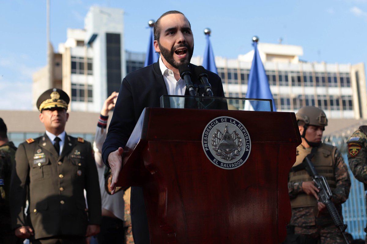 Elected as a transformative leader who would propel the country forward, Nayib Bukele is now reminding critics of the country’s past autocrats, with his reliance on the military.  #ElSalvador 
nytimes.com/2020/05/05/wor…
