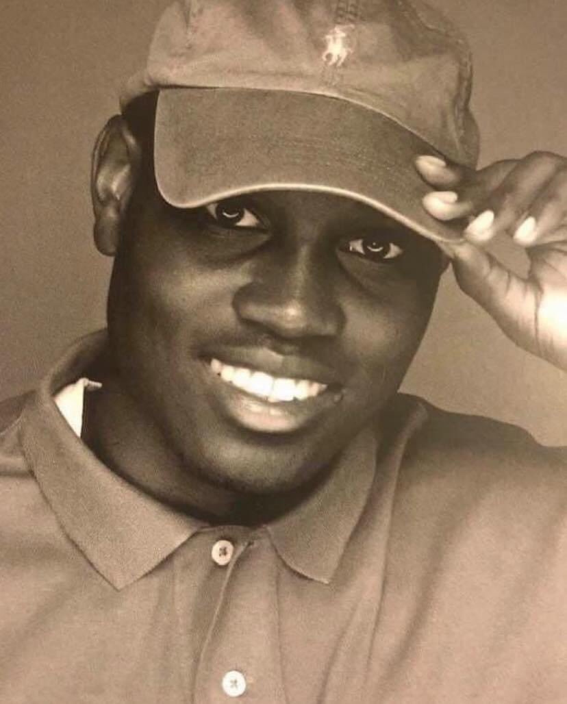 CARTAEPHILLIPS3's tweet photo. 2 Different Men. 2 Different Scenarios. Both Senseless Killings ‼️ We won’t stop until justice is served.
#AhmaudArbery #SeanDaDon #BlackLivesMATTER #StopNORMALIZINGKillingBlackPeople #STOPKillingUS https://t.co/CM3YXt7frx
