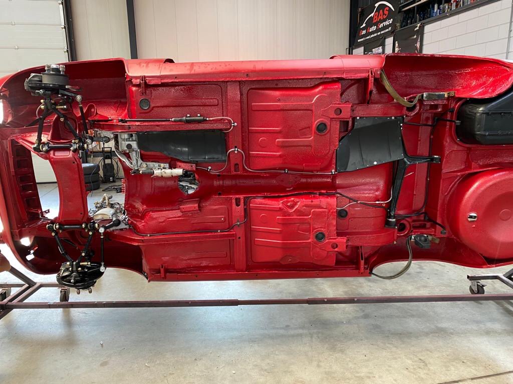 BasAutoService's tweet photo. Mooi project waaraan we mogen werken. Deze Alfa Romeo GT belooft een mooi rally kanon te worden. Hierbij een update van de voortgang. De auto is inmiddels retour naar de spuiter om haar te voorzien van haar Alfa Rosso rood kleurtje zodat ze straks glimmend en snel de weg op kan! https://t.co/zAi7SCZEvF