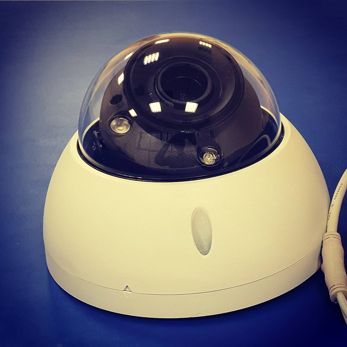 ComBoxTech's tweet photo. Тестирование IP камер Dahua 6/8МП, PoE в качестве источников данных дл�� объектовой видеоаналитики по лицам: детекция и классификация с построением половозрастного портрета.
#dahua #poe #камеры #ipcamera #ipcam #ipcams #facedetection #facerecongnition https://t.co/hXNfgDhV1F
