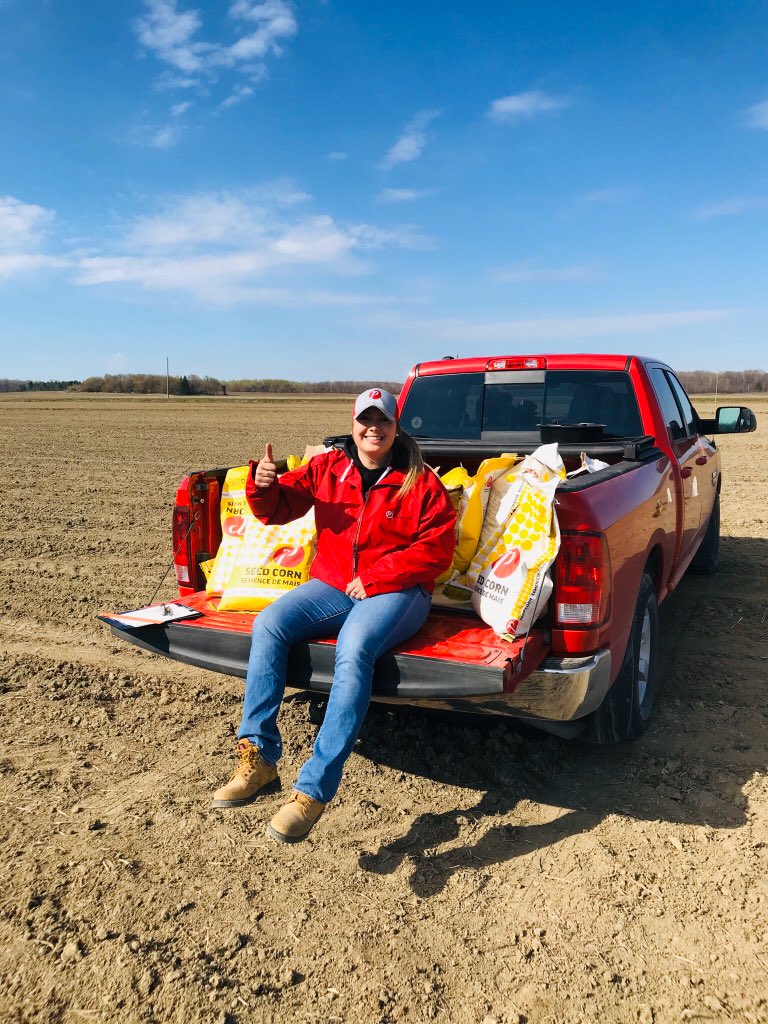 Fine morning today for a corn plot in South Glengarry. Excited to see lots of @PRIDESEEDS heavy hitters in this lineup. #PRIDEinMyField #plant20