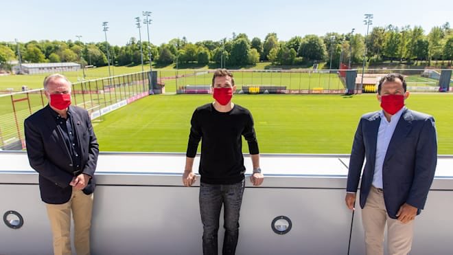 Hasan Salihamidžić (@brazzo) on Twitter photo Miro ist ein Gewinn für das Trainerteam von Hansi Flick. Er hat bereits in der U17 des <a href="/FCBayern/">FC Bayern München</a> überzeugende Arbeit geleistet und kann mit seiner Erfahrung und seiner Idee vom Fußball ein wichtiger Ansprechpartner für unsere Spieler werden. #Klose Miro ist ein Gewinn für das Trainerteam von Hansi Flick. Er hat bereits in der U17 des <a href="/FCBayern/">FC Bayern München</a> überzeugende Arbeit geleistet und kann mit seiner Erfahrung und seiner Idee vom Fußball ein wichtiger Ansprechpartner für unsere Spieler werden. #Klose