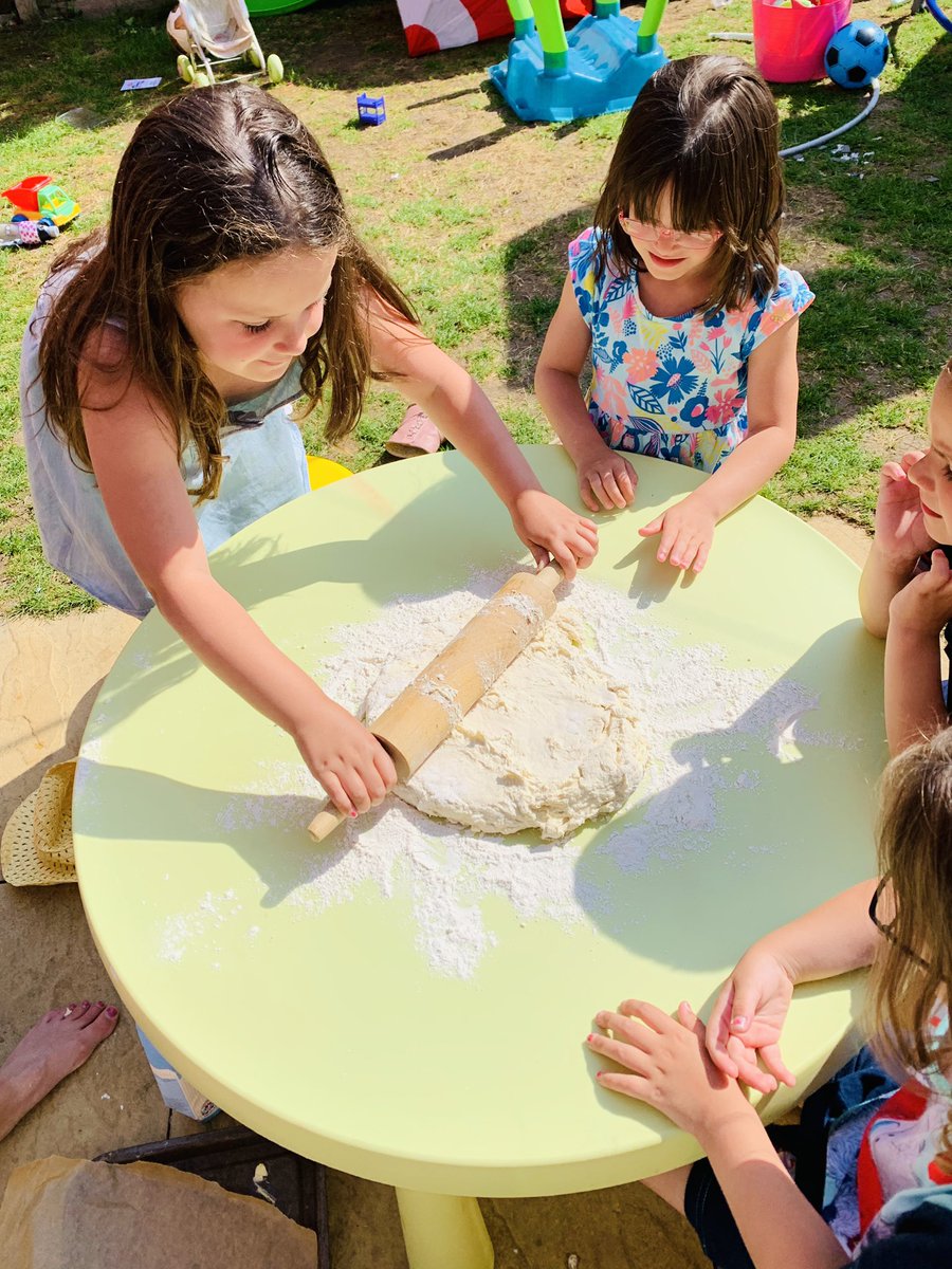 Leah_Binx's tweet photo. Making our scones for VE Day @H_E_P_S  #hepsathome https://t.co/fwayJgQZMn