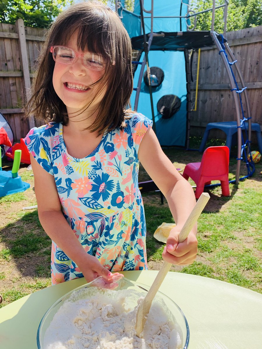 Leah_Binx's tweet photo. Making our scones for VE Day @H_E_P_S  #hepsathome https://t.co/fwayJgQZMn
