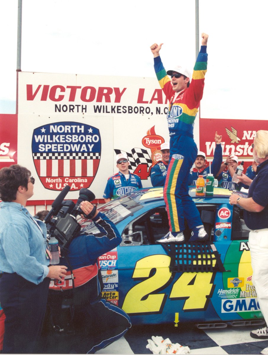 JeffGordonWeb's tweet photo. It’ll be hard to top my last race at North Wilkesboro Speedway, but I’m going to give it a try! 😃

I’ll be racing this @AxaltaRacing rainbow #24 in Saturday’s #ProInvitationalSeries event.

📺: Saturday, May 9th. 3pm ET. @NASCARONFOX.

⬇️

https://t.co/TkWxHDaat5 https://t.co/aSUsTh45Se