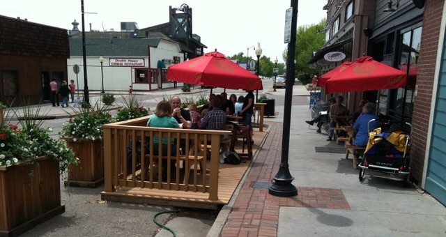 WendyBa80901984's tweet photo. Parklets! Parklets! Parklets! Louisville embraces them! Why not @bouldercolorado ? Wouldn’t sales tax revenues exceed your parking revenues? We could use the extra space on the sidewalks too. #Boulder #Yes #PlankIt #Boulderboardwalk @ChipDowntown @sueprant https://t.co/B9DRz3vw31