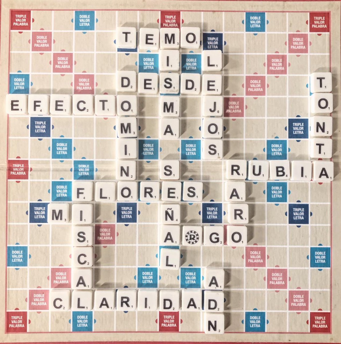el_efectodomino's tweet photo. Portada de #GrandesÉxitos? 😂 https://t.co/LMDIiywAcj