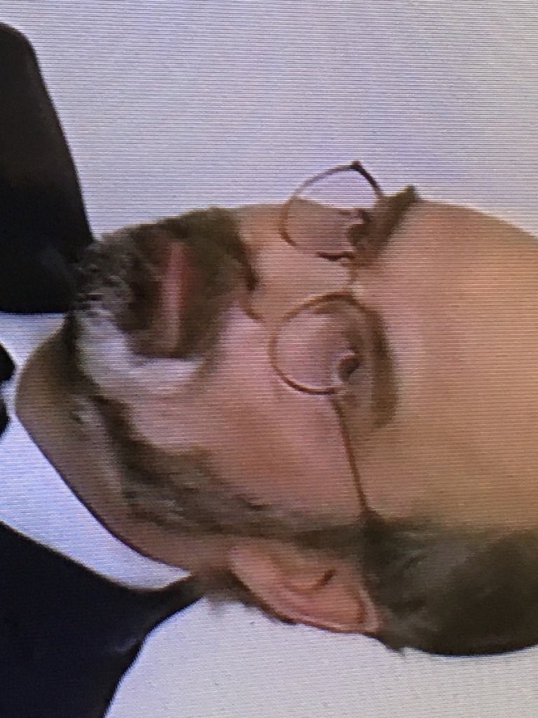 glou_bou's tweet photo. Edouard Philippe. Just do it. https://t.co/ddoH1BOzew