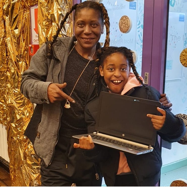To help you get into the Bank Holiday feeling, here is a picture of the first pupils to benefit from the work of the #DigitalEducationPartnership
<a href="/ManjitSpeaks/">Manjit Shellis</a> <a href="/BEPvoice/">Birmingham Education Partnership</a> @link2ict <a href="/tjboyes/">Tim Boyes</a> <a href="/digibrum/">Digital Birmingham</a>